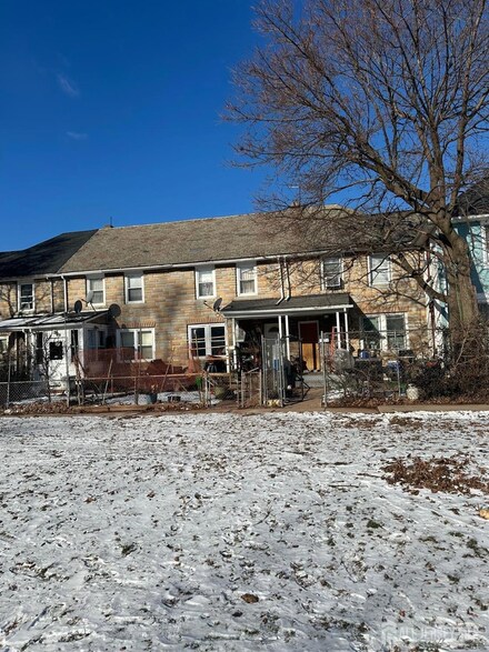 5 Langley Place, New Brunswick, NJ 08901