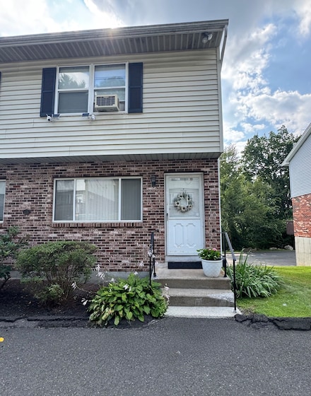 200 Yale St Unit 1B, Waterbury, CT 06704