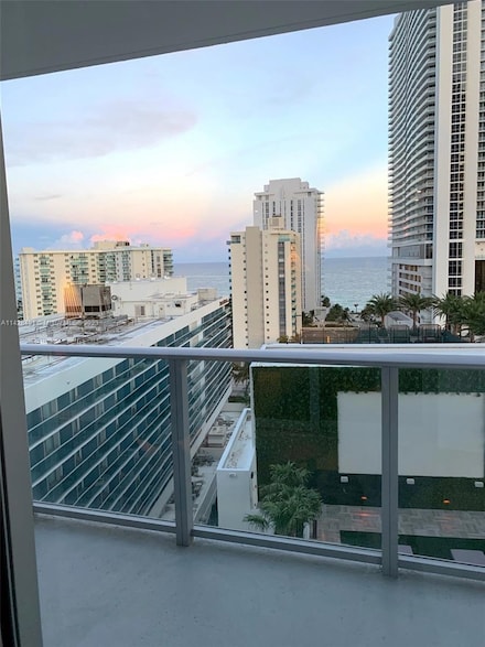 4010 S Ocean Dr Unit R903, Hollywood, FL 33019