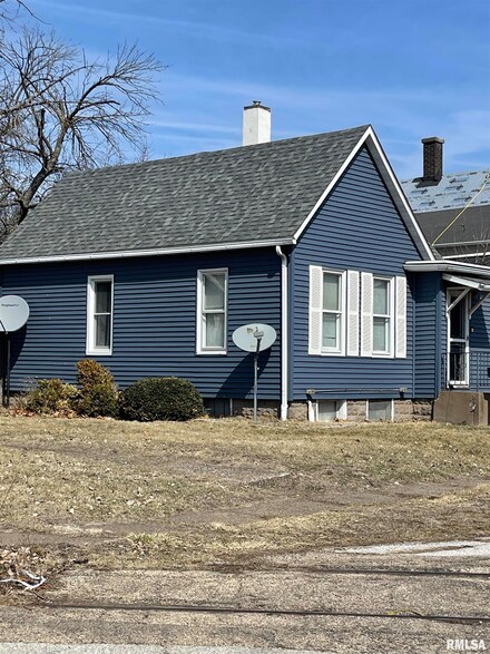 2340 Boies Ave, Davenport, IA 52802