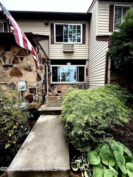 186 Corona Ave, Staten Island, NY 10306