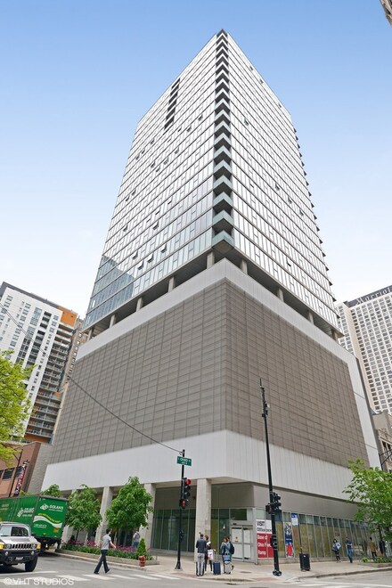 550 N Saint Clair St Unit 2403, Chicago, IL 60611