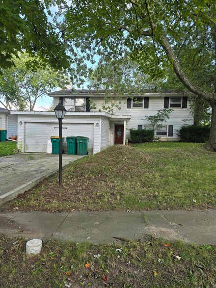 7031 Tyler Ct, Merrillville, IN 46410
