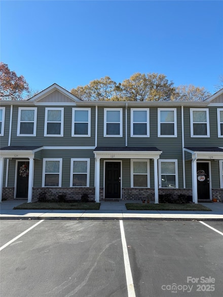 127 Villa Ln, Lincolnton, NC 28092