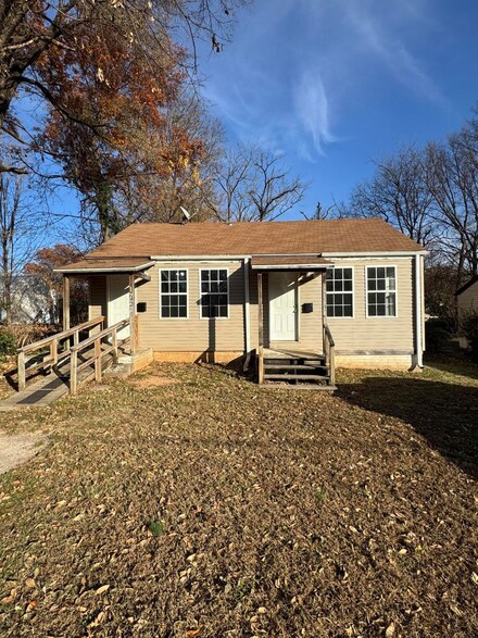 1720 N Fremont Ave, Springfield, MO 65803