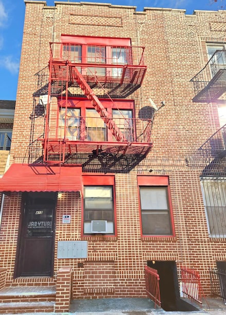 413 68th St, Brooklyn, NY 11220
