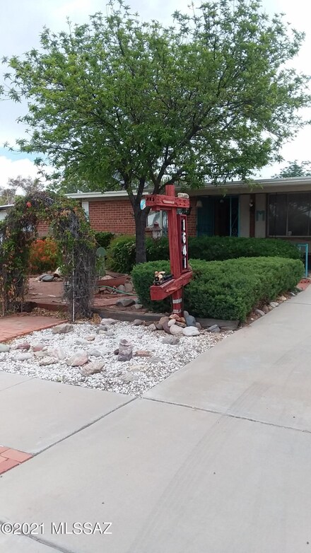 1641 S Cloverland Ave, Tucson, AZ 85711