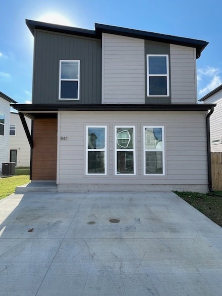 841 Massachusetts Ave, Bentonville, AR 72713