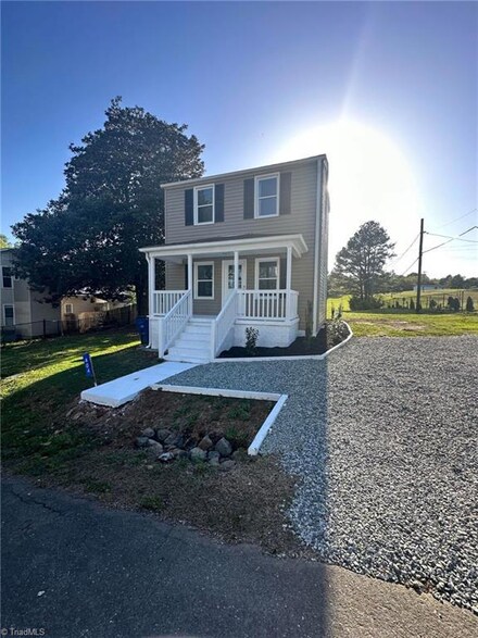 404 Short St, Haw River, NC 27258