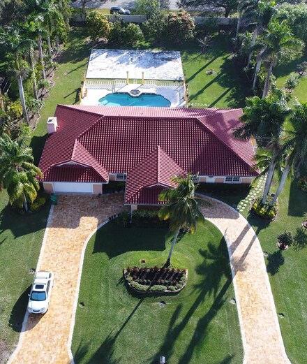 5510 Castlegate Ave, Davie, FL 33331