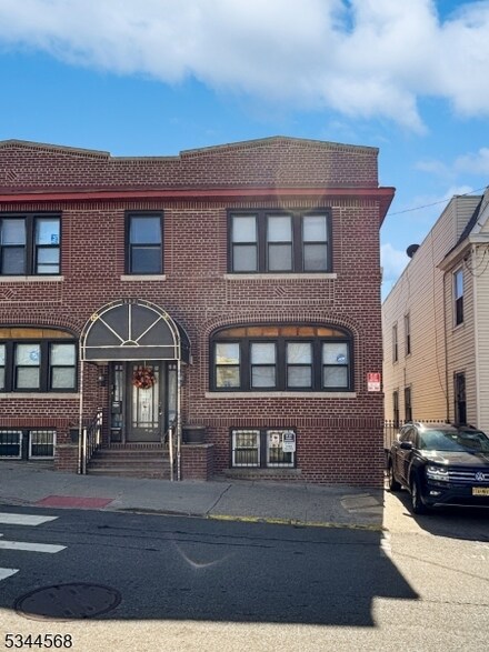 113 Van Winkle Ave Unit 2, Jersey City, NJ 07306