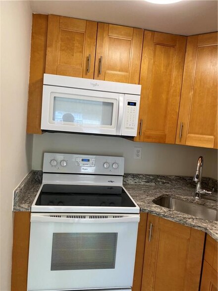 201 SE 6th Ave Unit 2, Pompano Beach, FL 33060