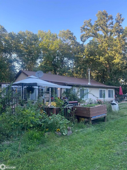 1736 Abel Rd, Donnellson, IA 52625
