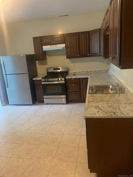 1406 Stratford Ave Unit 1410 Stratford unit, Bridge Port, CT 06607