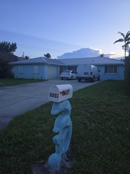 6607 Eastview Dr, Lake Worth, FL 33462