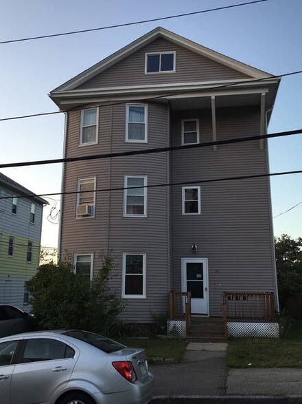 13 Greendale Ave, Worcester, MA 01606