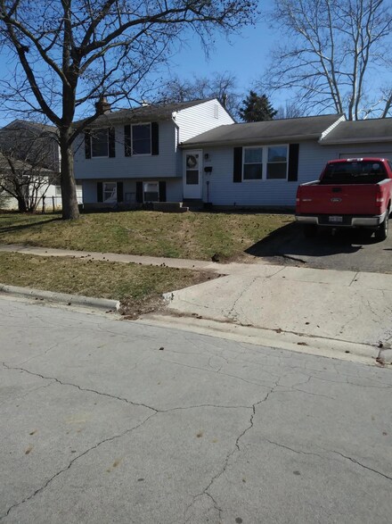 1372 Sunflower Dr, Columbus, OH 43204