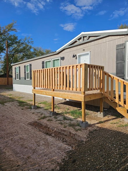 225 Gensen Dr SW, Los Lunas, NM 87031