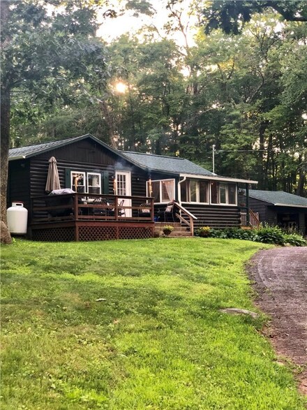 29 Mount Hygeia Rd, Foster, RI 02825