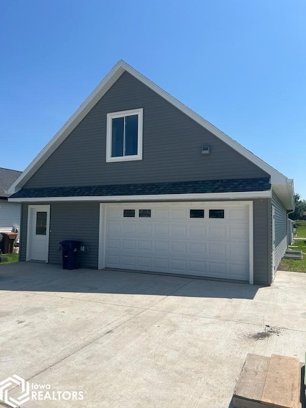 1004 Magnolia Dr, Manning, IA 51455
