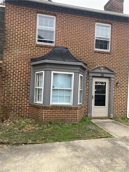 15 Colonial Way, Chesapeake, VA 23325
