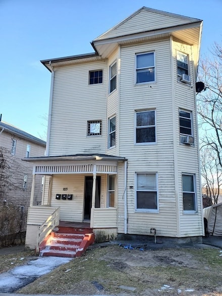 103 Illinois St, Worcester, MA 01603
