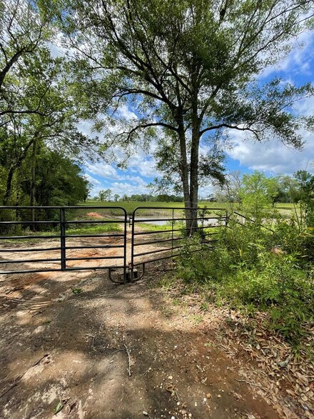 715 Bouie Rd, Picayune, MS 39466