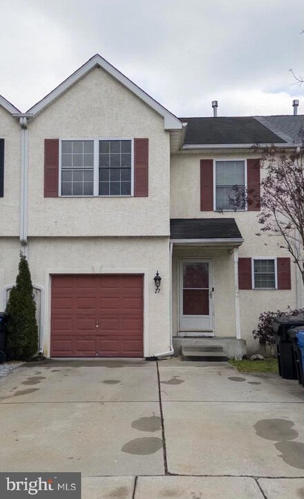 27 Arbour Ln, Sewell, NJ 08080