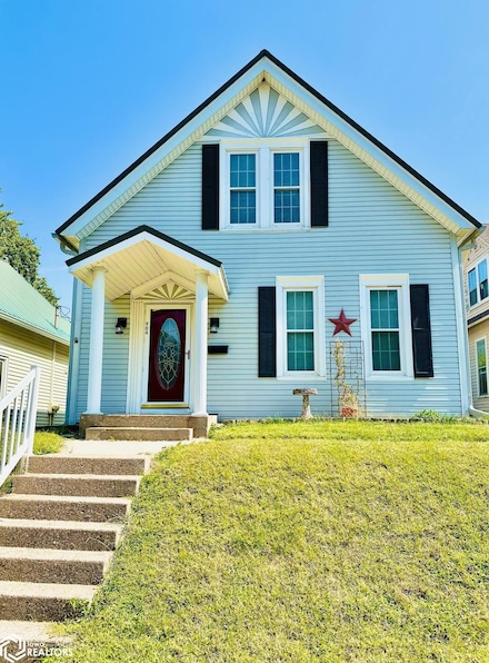 904 S 9th St, Burlington, IA 52601