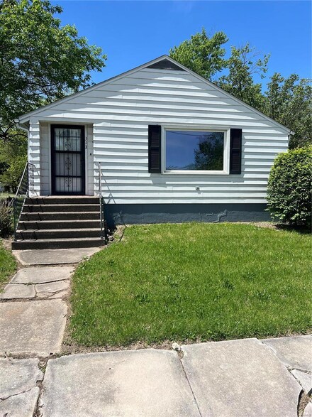 312 N Shelby St, Clarence, MO 63437