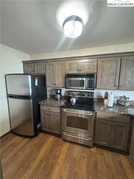 170 Crestview Ln Unit 200-C, Sugar Mountain, NC 28604