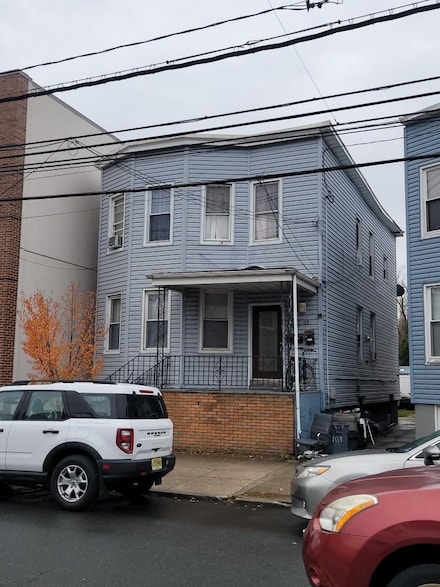 109 Centre Ave Unit first floor, Secaucus, NJ 07094