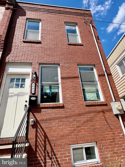 2609 Earp St, Philadelphia, PA 19146