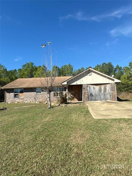 33 Halibut Cove Ln, Broken Bow, OK 74728
