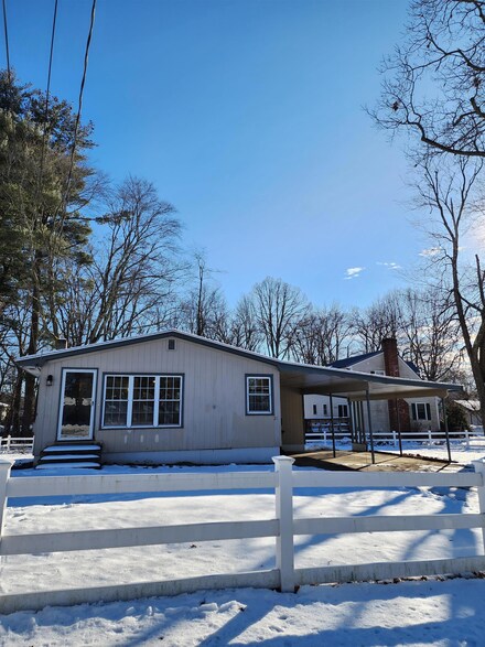 21 Tilden Dr, Manchester, NH 03103