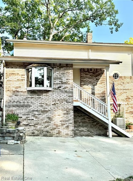 423 Shady Oaks St, Lake Orion, MI 48362