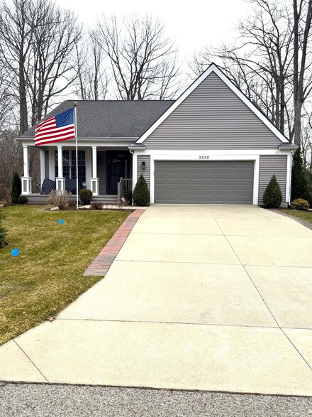 3528 Norton Woods Dr Unit 35, Norton Shores, MI 49441