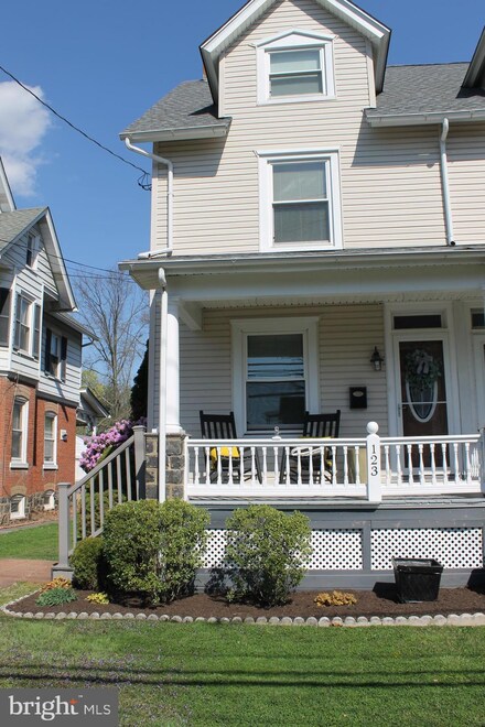 123 N Ambler St, Quakertown, PA 18951