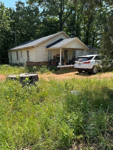 1703 Coffee Rd, Westminster, SC 29693