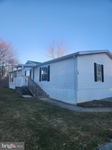98 Vasilios Dr, Carlisle, PA 17015
