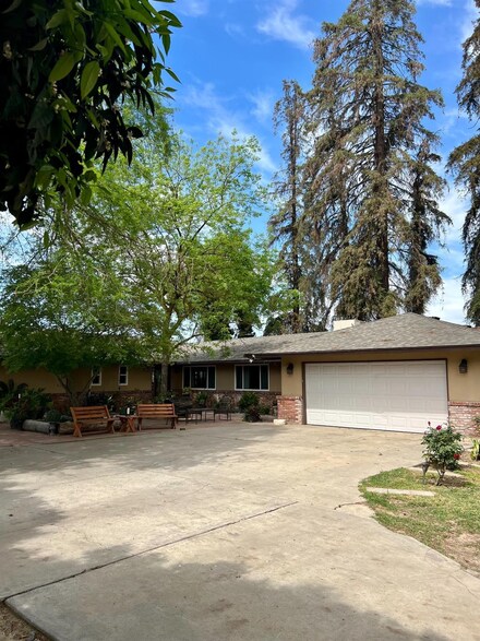 6269 S Orange Ave, Fresno, CA 93725