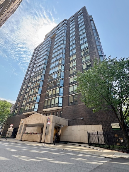 21 W Goethe St Unit 18D, Chicago, IL 60610