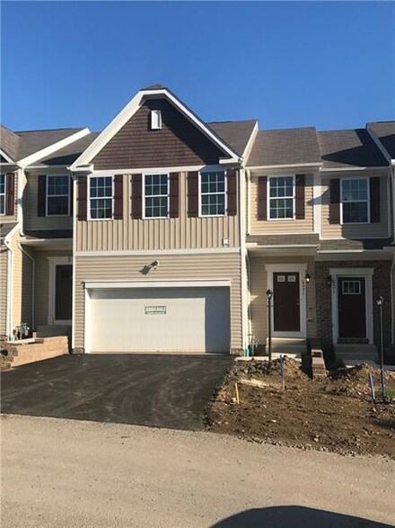 6471 Lindsey Ln, Export, PA 15632