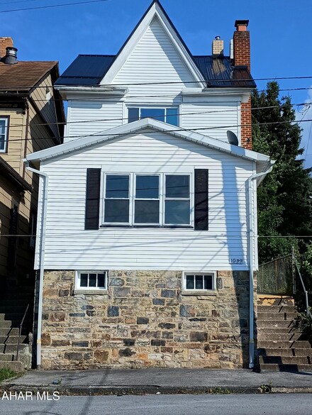 1039 3rd Ave, Altoona, PA 16602