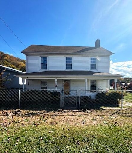 217 E Spruce St, Covington, VA 24426
