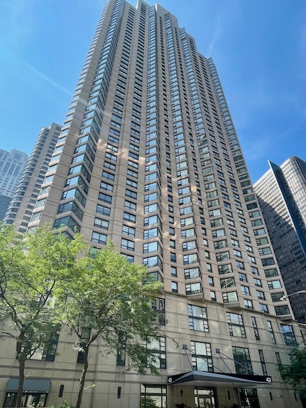 401 E Ontario St Unit 2807, Chicago, IL 60611