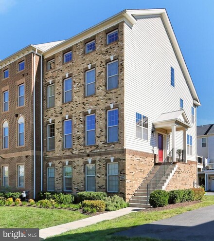 22599 Naugatuck Square, Ashburn, VA 20148