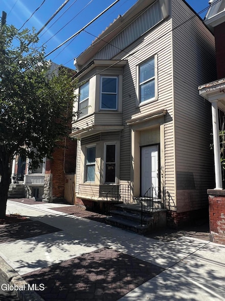 57 5th Ave, Troy, NY 12180