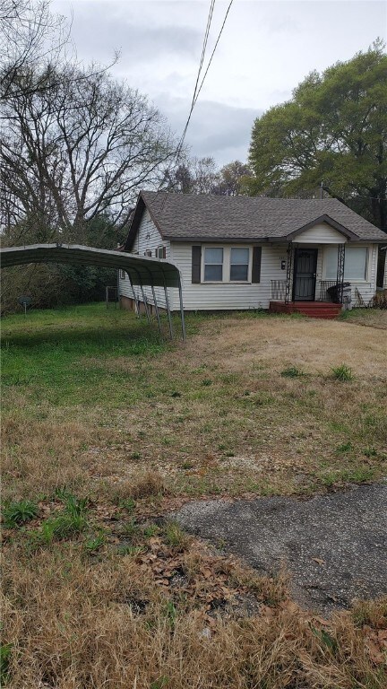503 Alexander St, Tuskegee, AL 36083