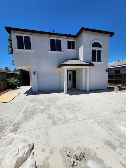 1703 N Stevenson St, Visalia, CA 93291